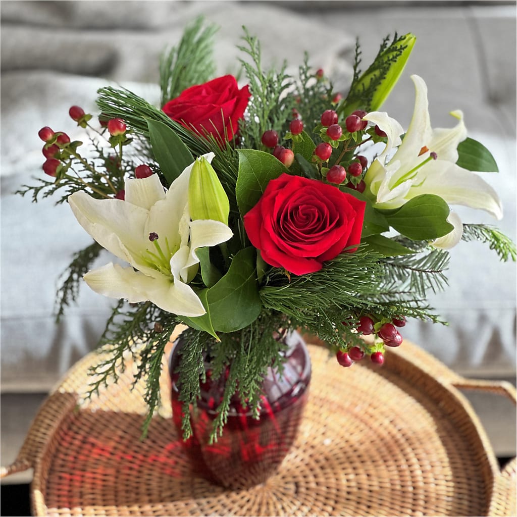 Evergreen Delight Bouquet – DW FLORALS & GIFTS OF SANTA FE, Santa Fe TX
