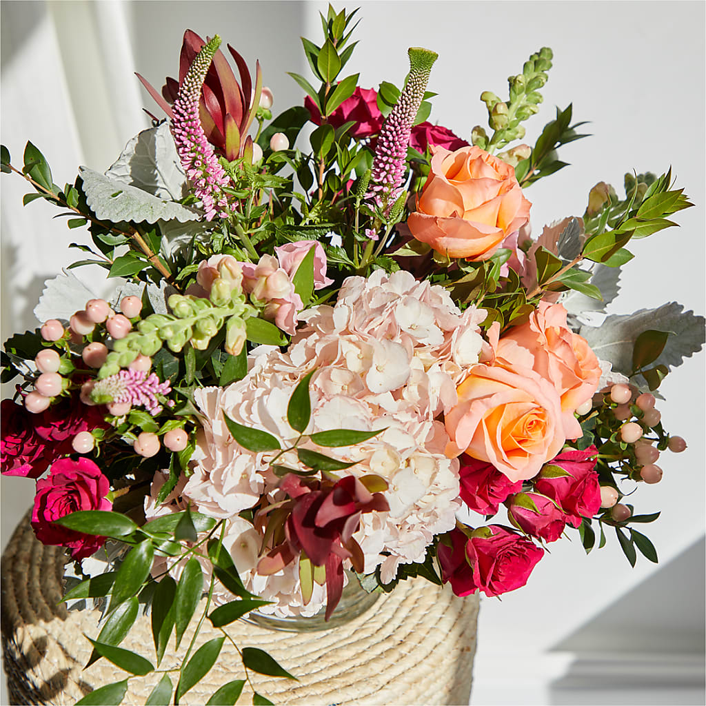 Glitz & Glam Bouquet – DW FLORALS & GIFTS OF SANTA FE, Santa Fe TX